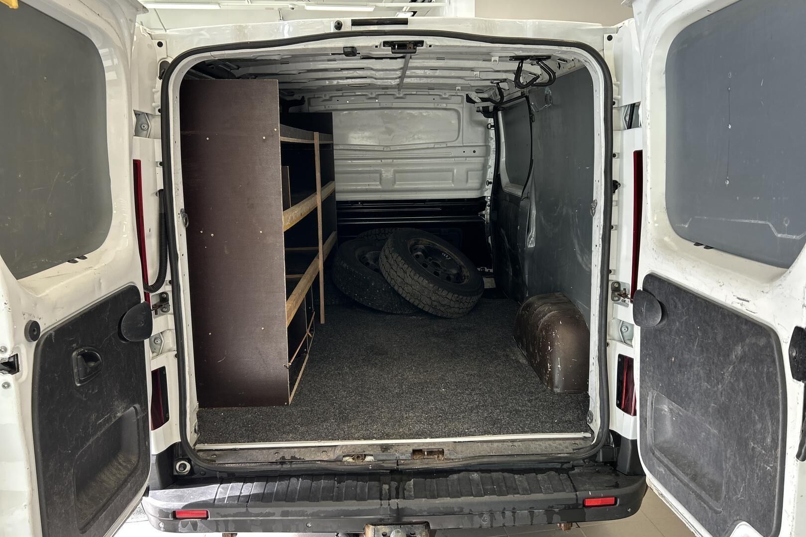 Nissan NV300 iso kuva 12