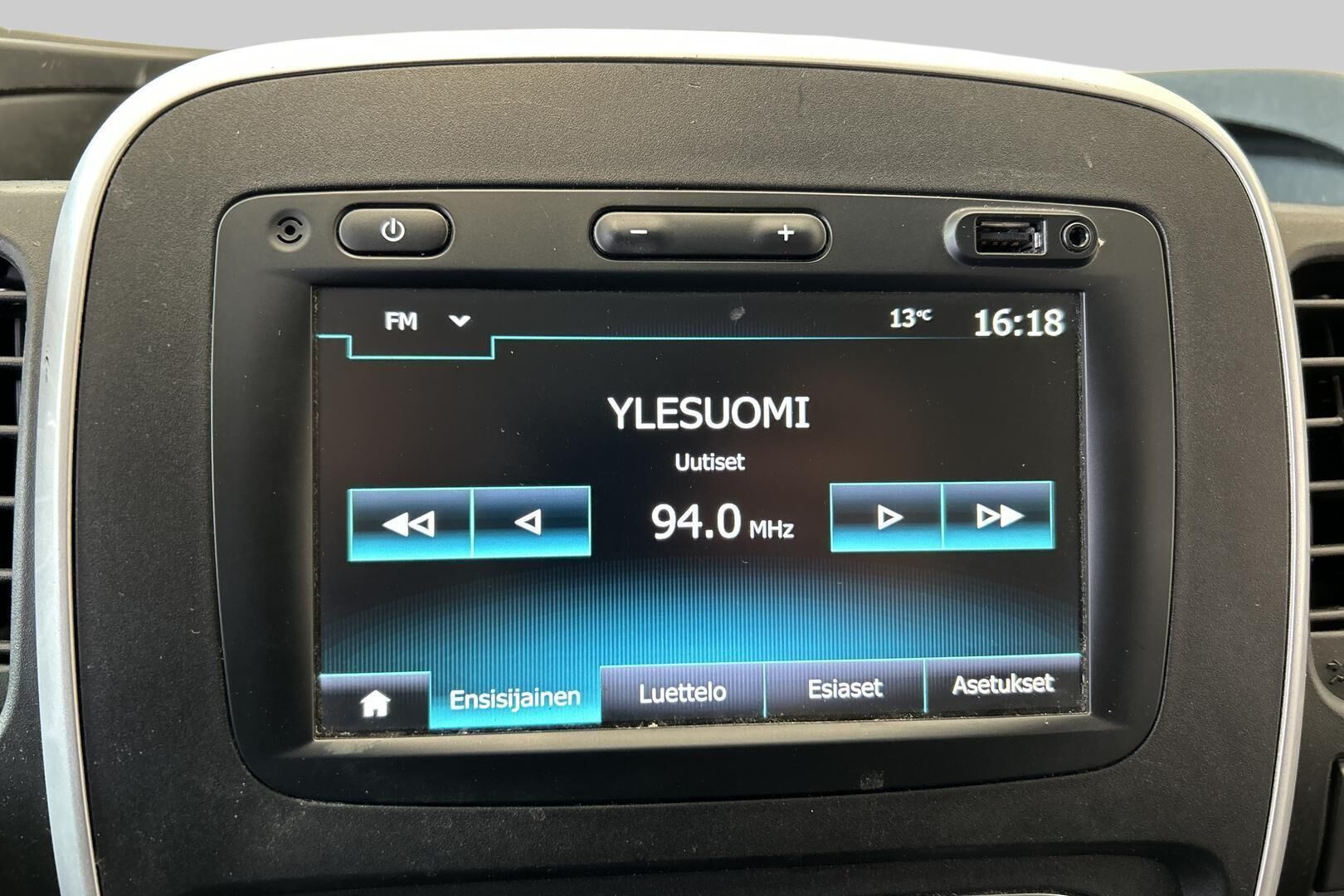 Nissan NV300 iso kuva 18