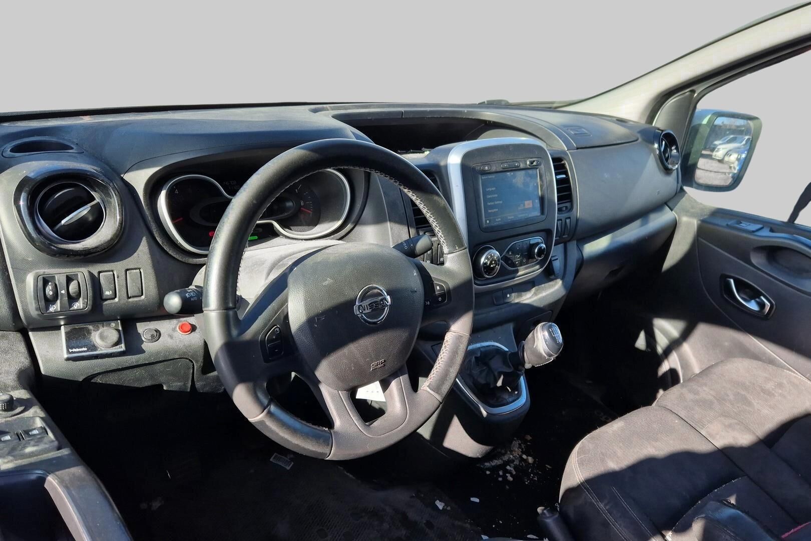 Nissan NV300 iso kuva 2