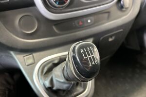 Nissan NV300 esikatselu 23
