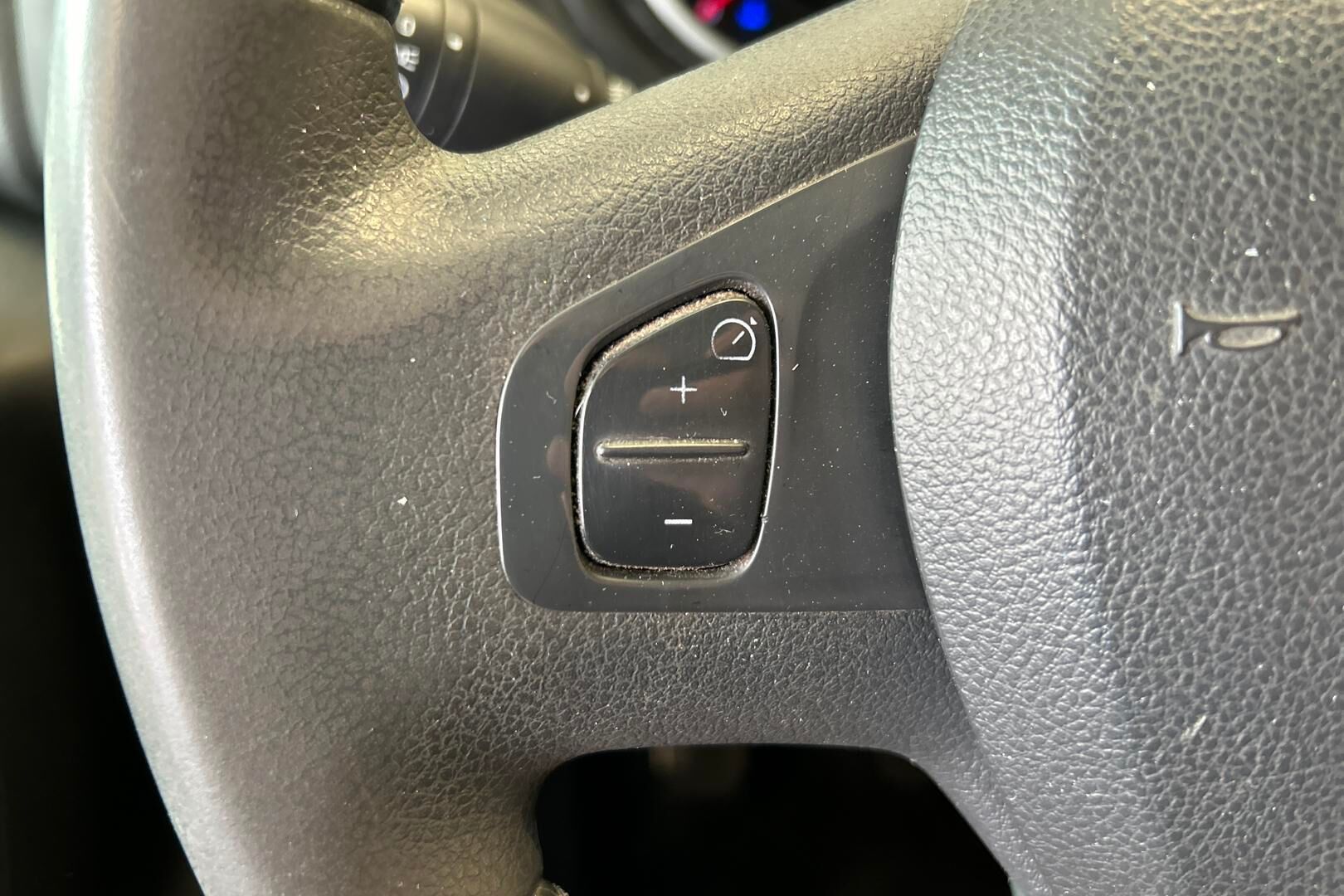 Nissan NV300 iso kuva 25