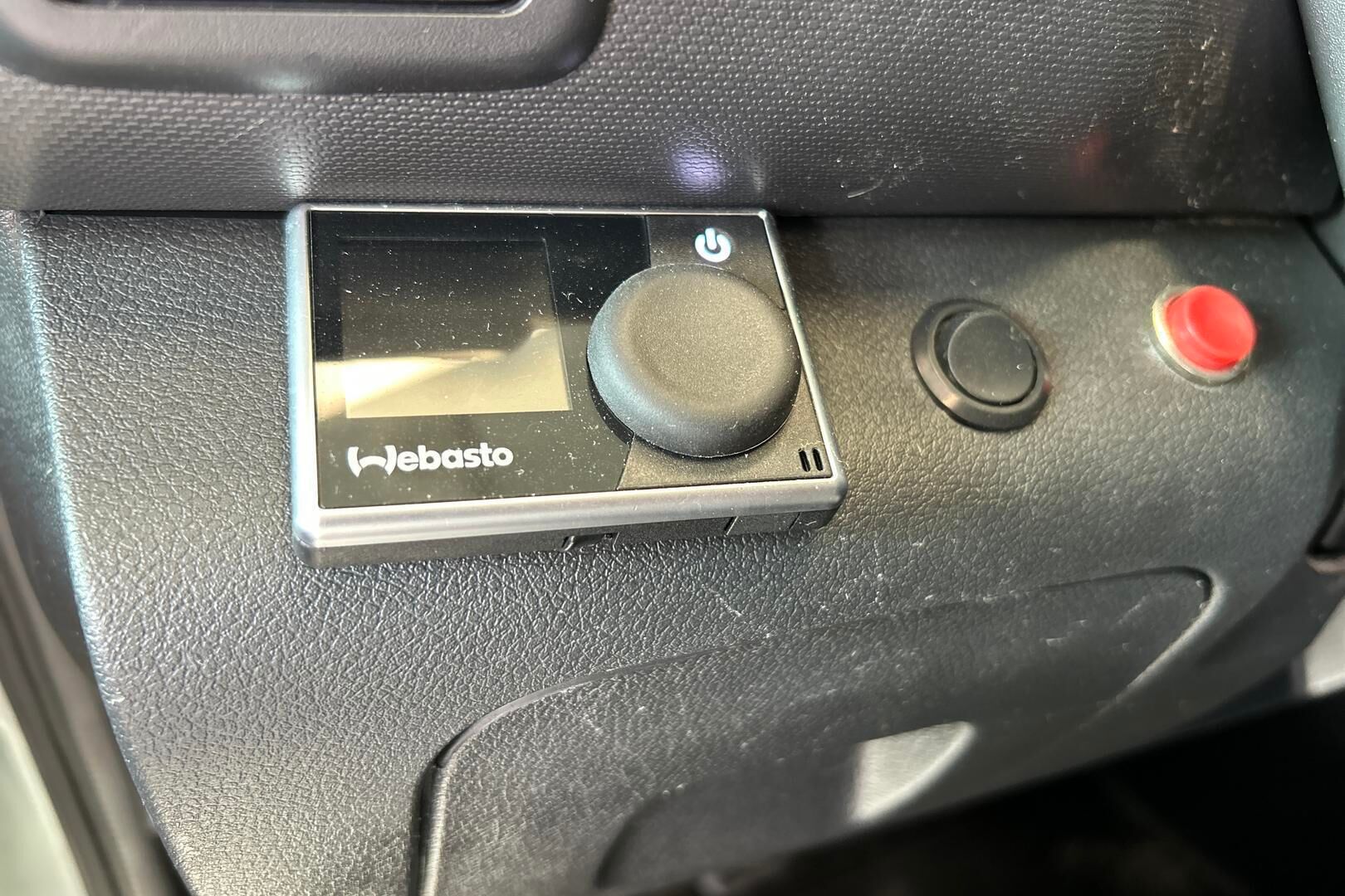 Nissan NV300 iso kuva 27
