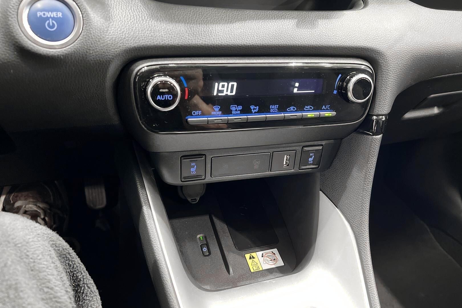 Toyota Yaris iso kuva 14