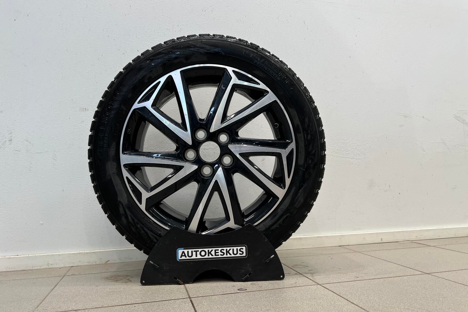 Toyota Yaris iso kuva 23