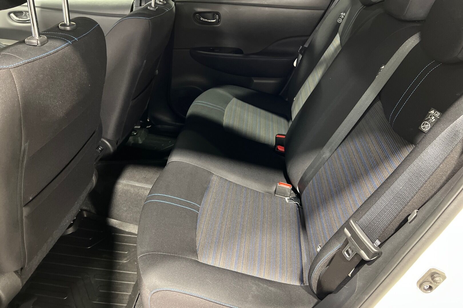 Nissan Leaf iso kuva 12