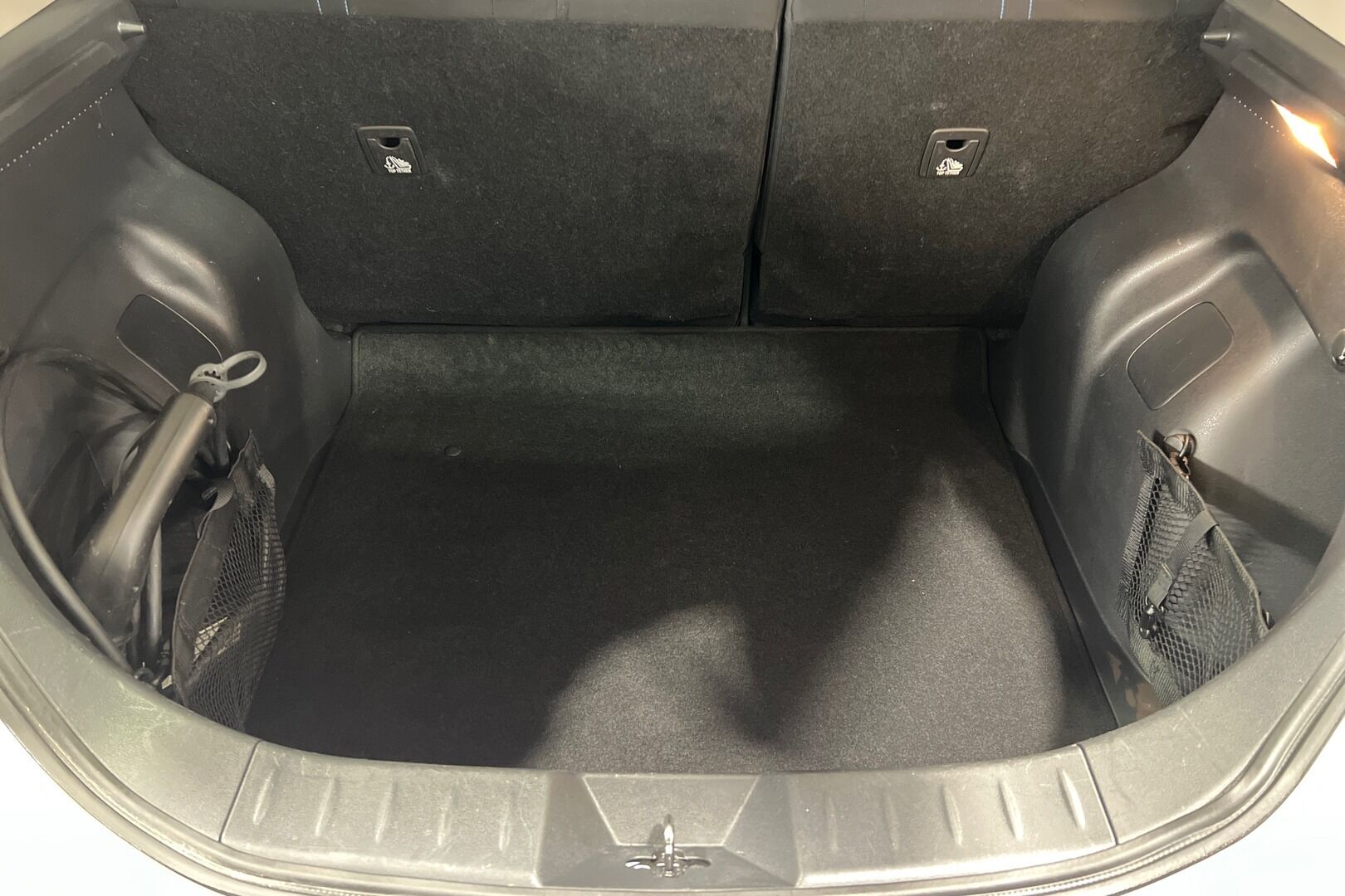 Nissan Leaf iso kuva 13