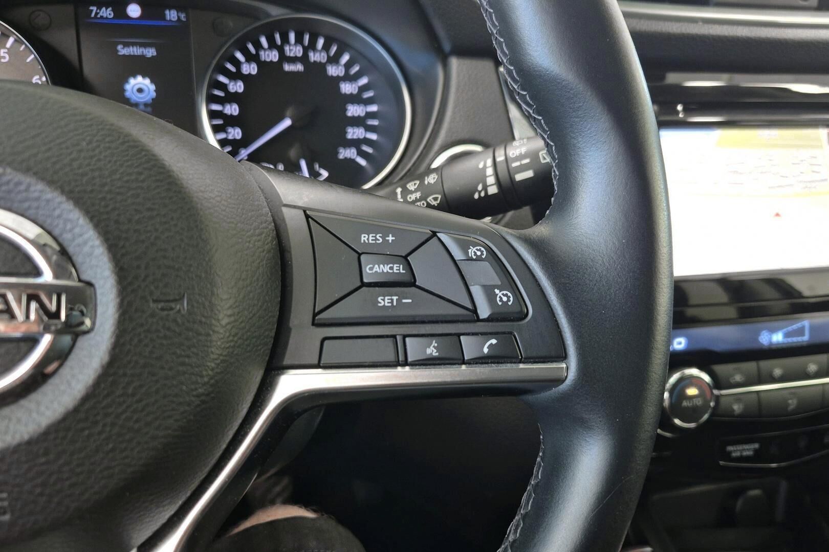 Nissan Qashqai iso kuva 14