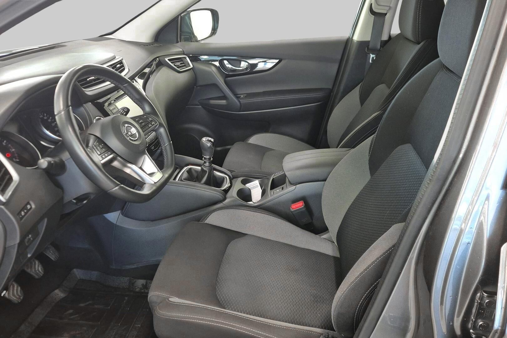 Nissan Qashqai iso kuva 8