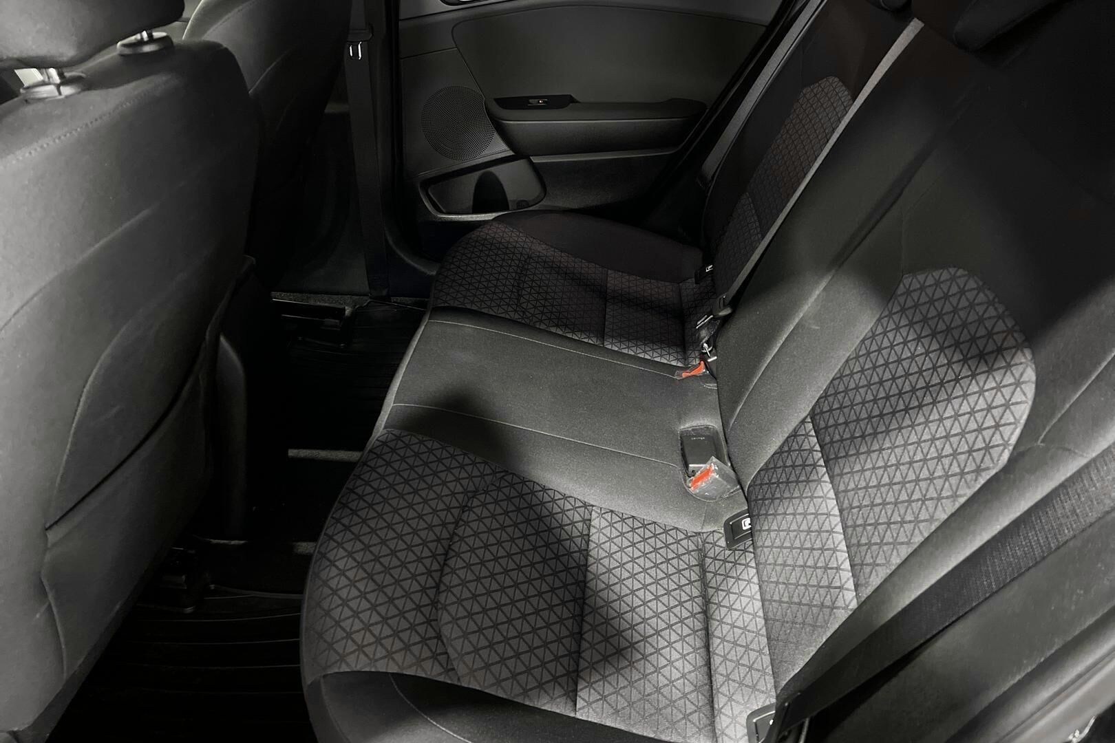 Kia Ceed iso kuva 10
