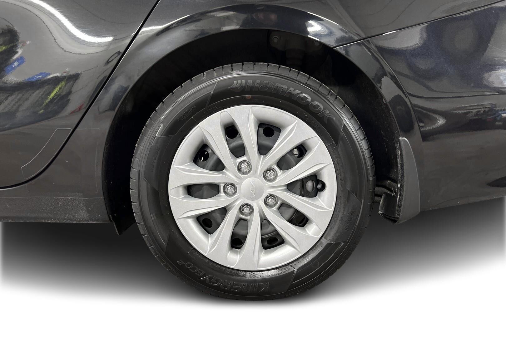 Kia Ceed iso kuva 13