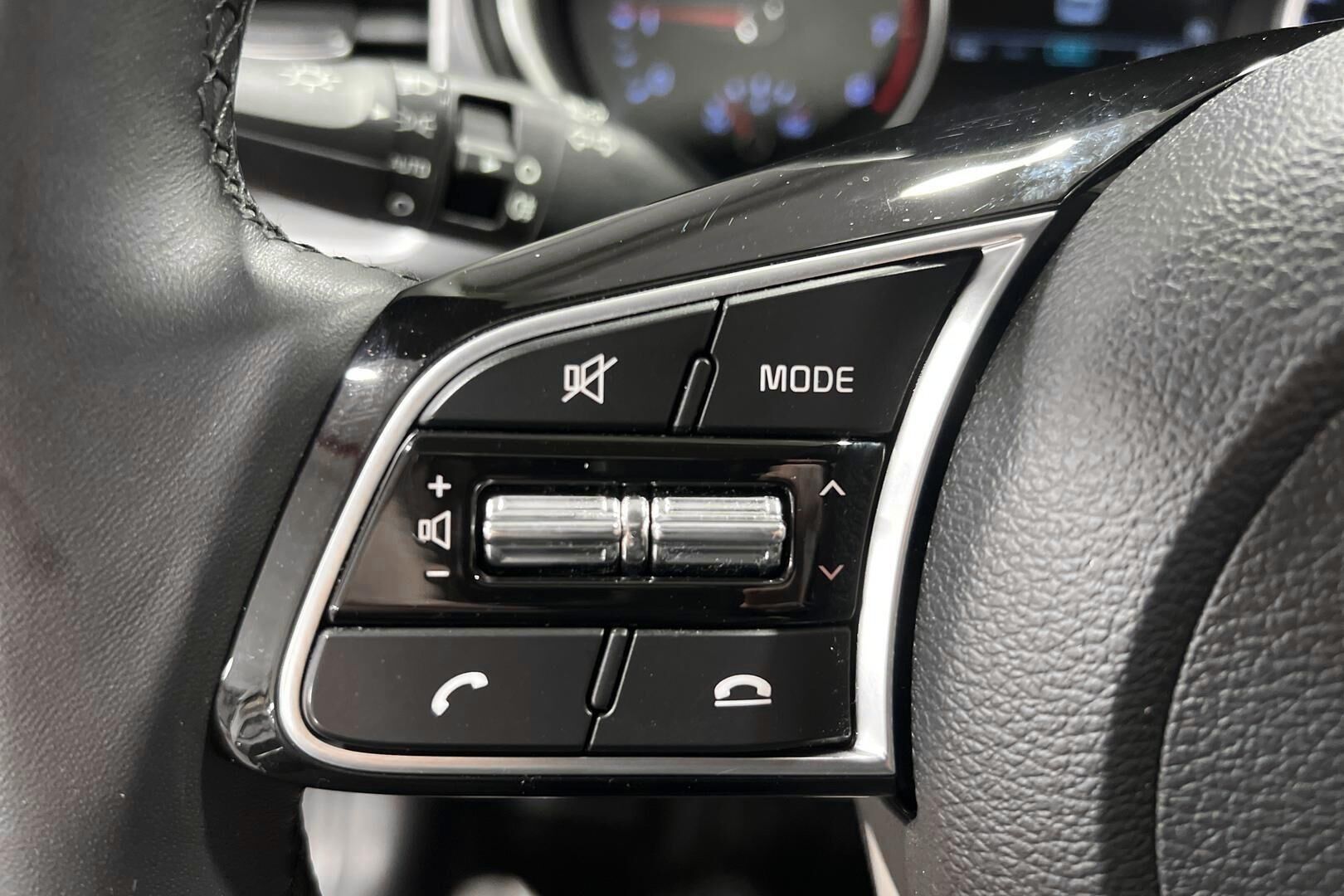 Kia Ceed iso kuva 16
