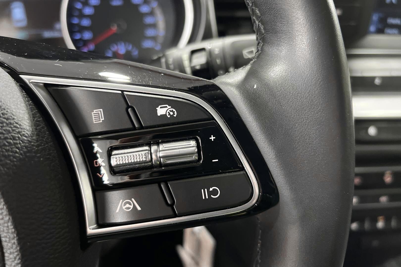 Kia Ceed iso kuva 17