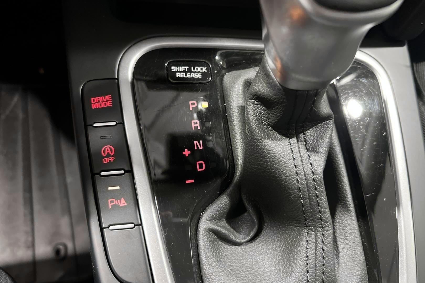 Kia Ceed iso kuva 21