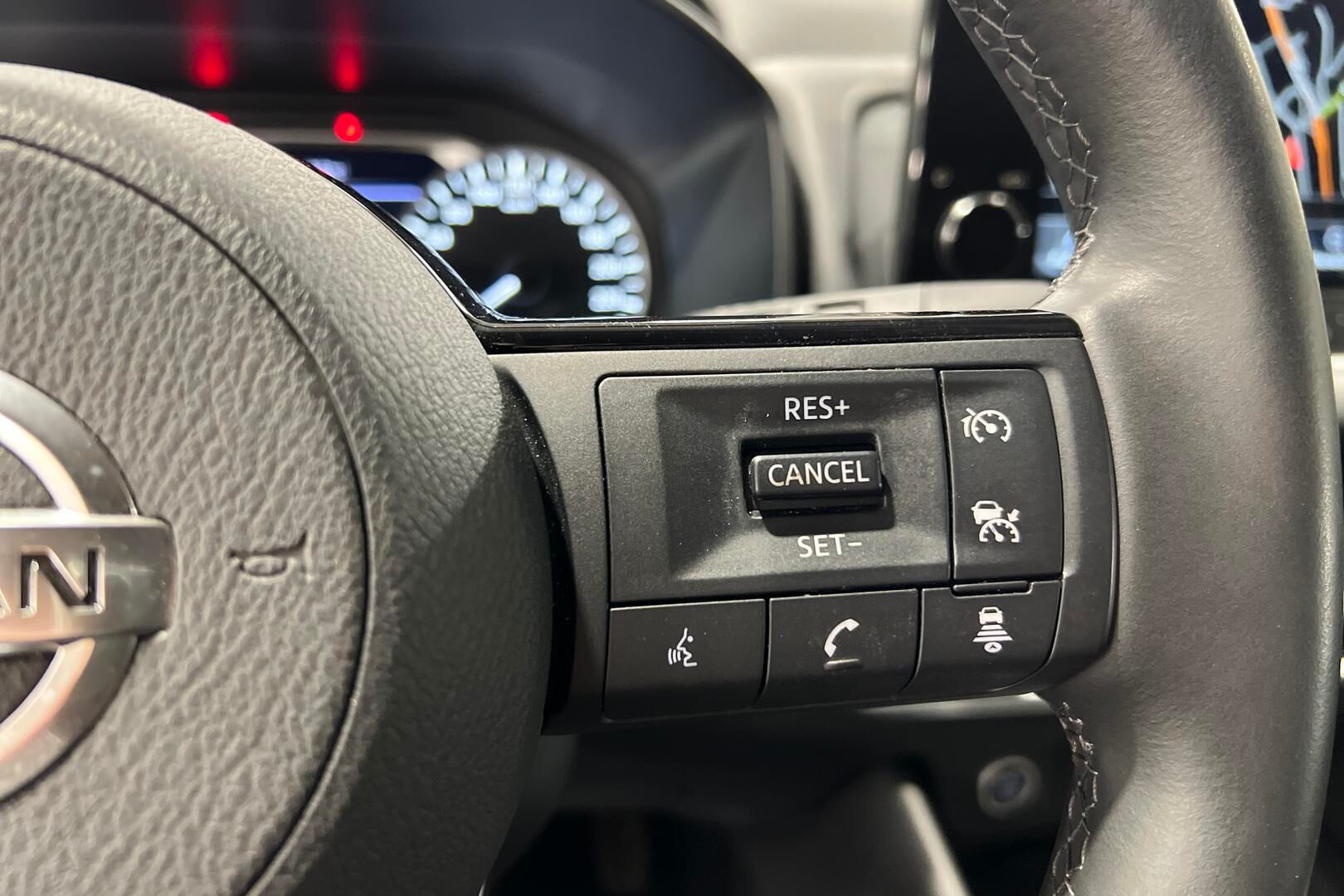 Nissan Qashqai iso kuva 17