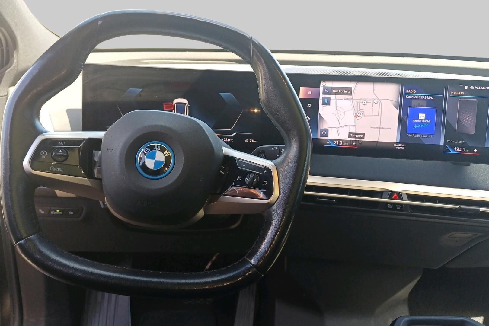 BMW iX iso kuva 1