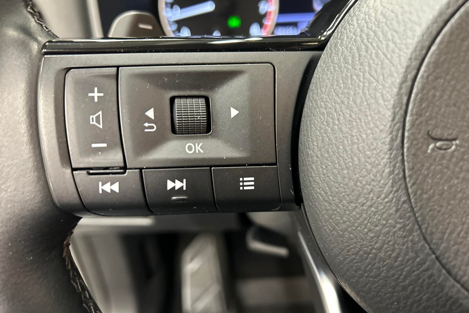 Nissan Qashqai iso kuva 15