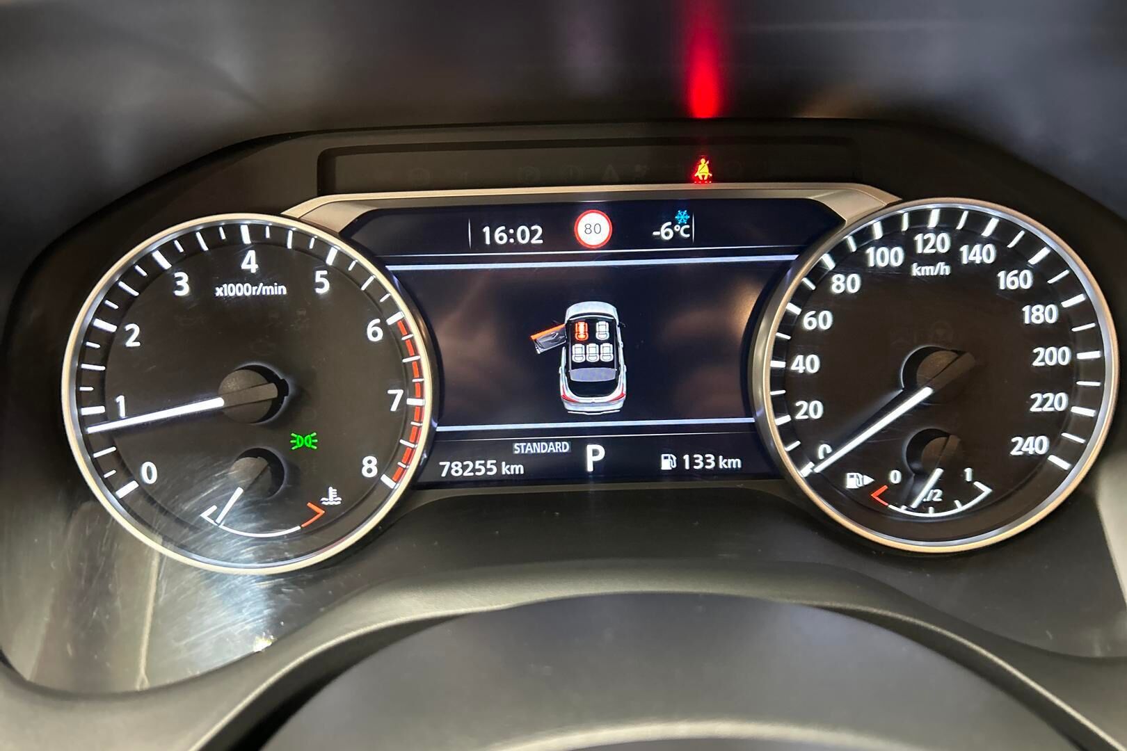 Nissan Qashqai iso kuva 17