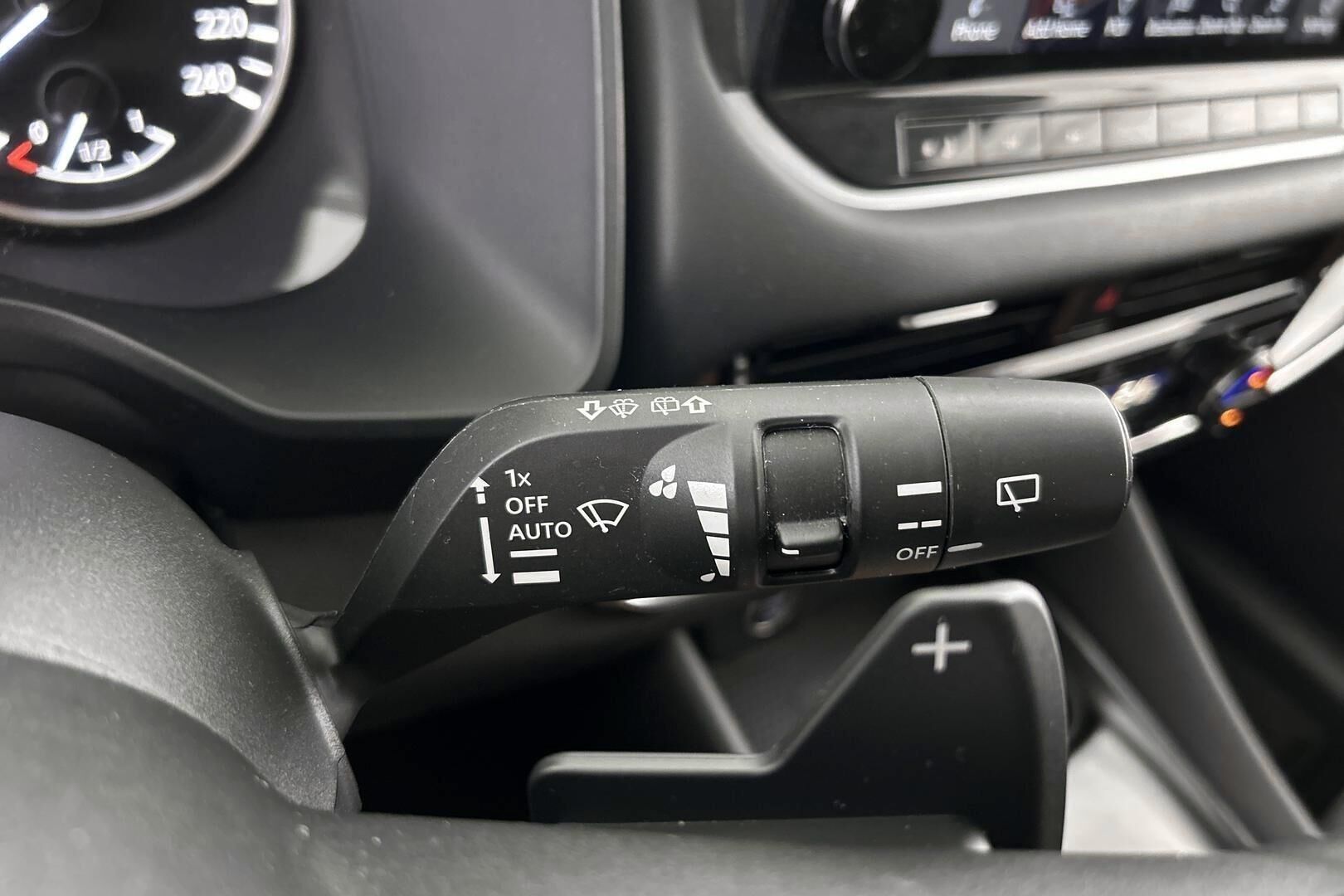 Nissan Qashqai iso kuva 16
