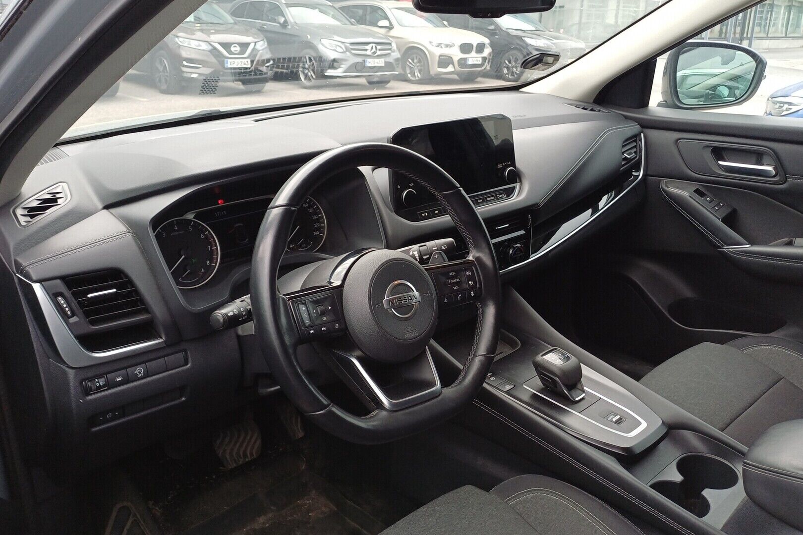 Nissan Qashqai iso kuva 1