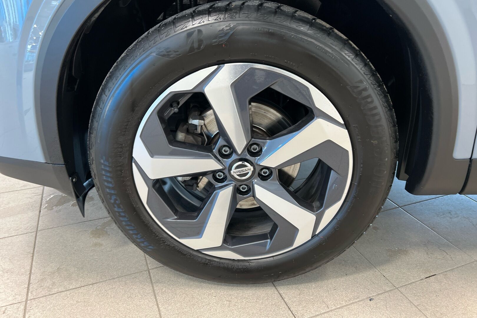 Nissan Qashqai iso kuva 10
