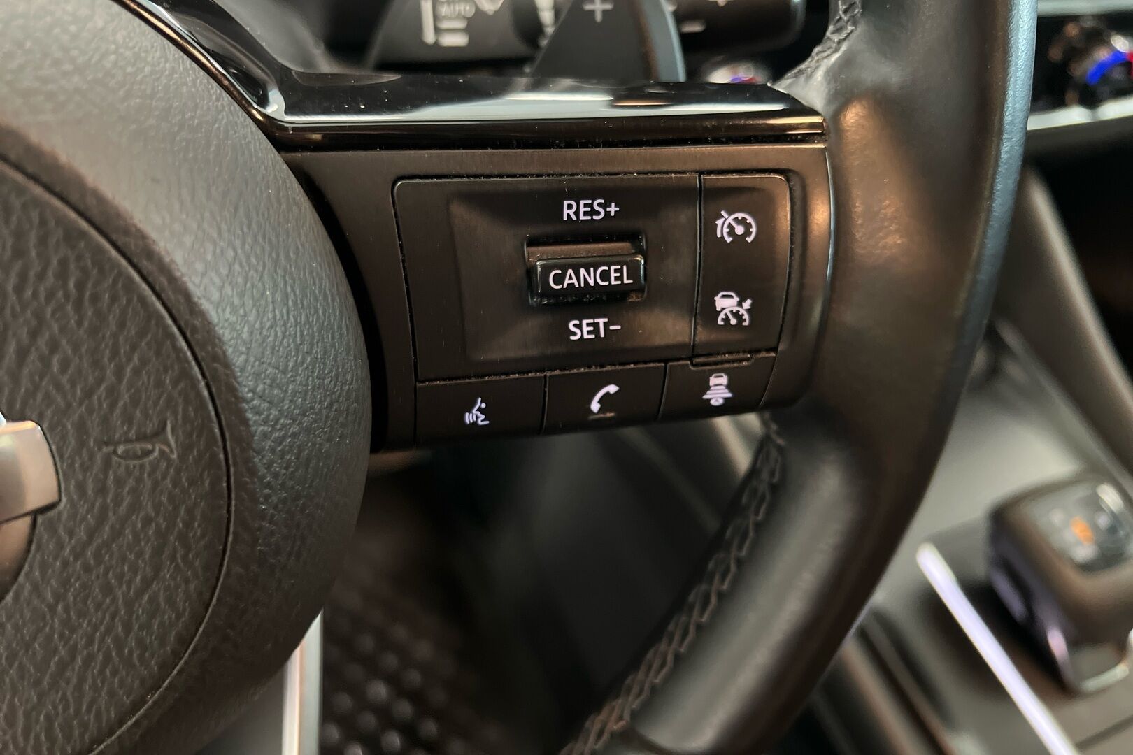 Nissan Qashqai iso kuva 16