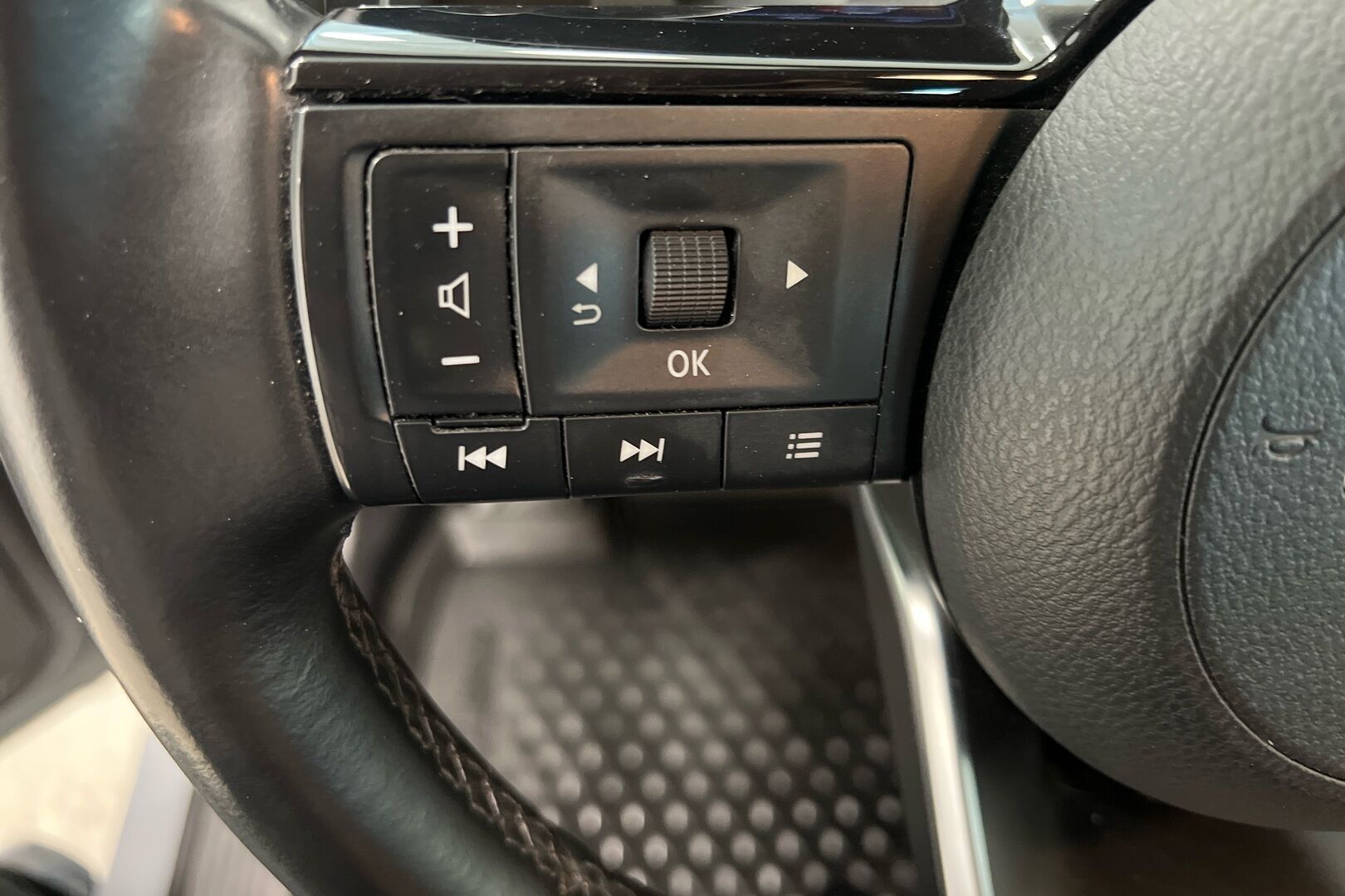 Nissan Qashqai iso kuva 17