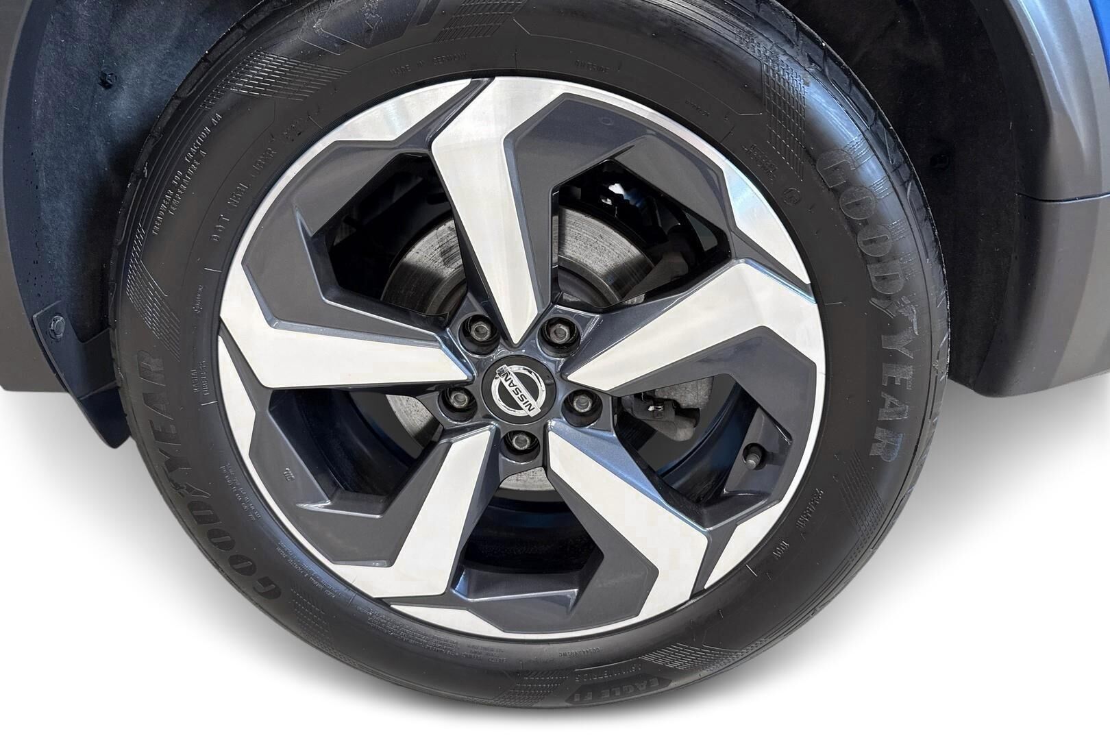 Nissan Qashqai iso kuva 13