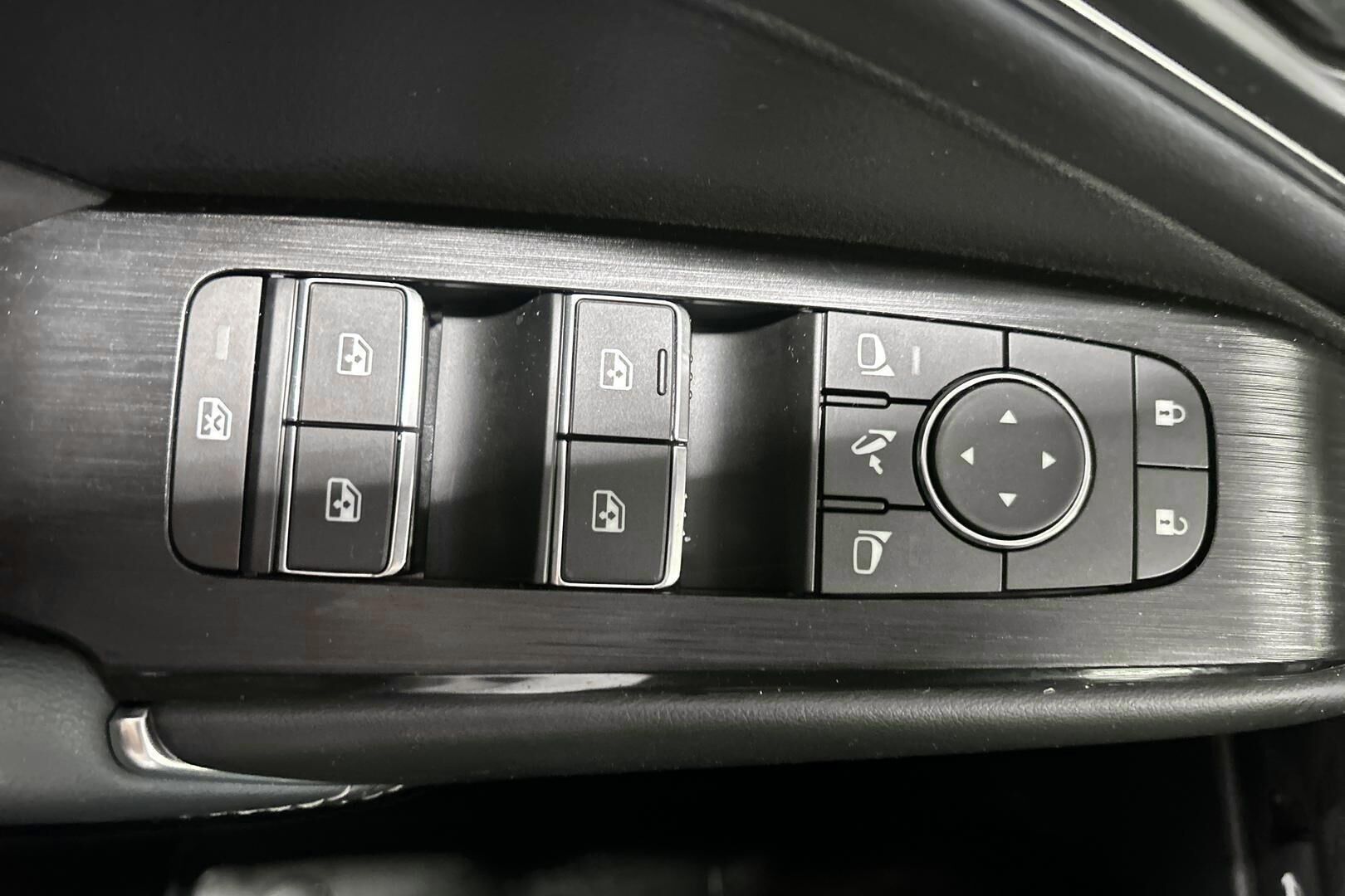 Nissan Qashqai iso kuva 24