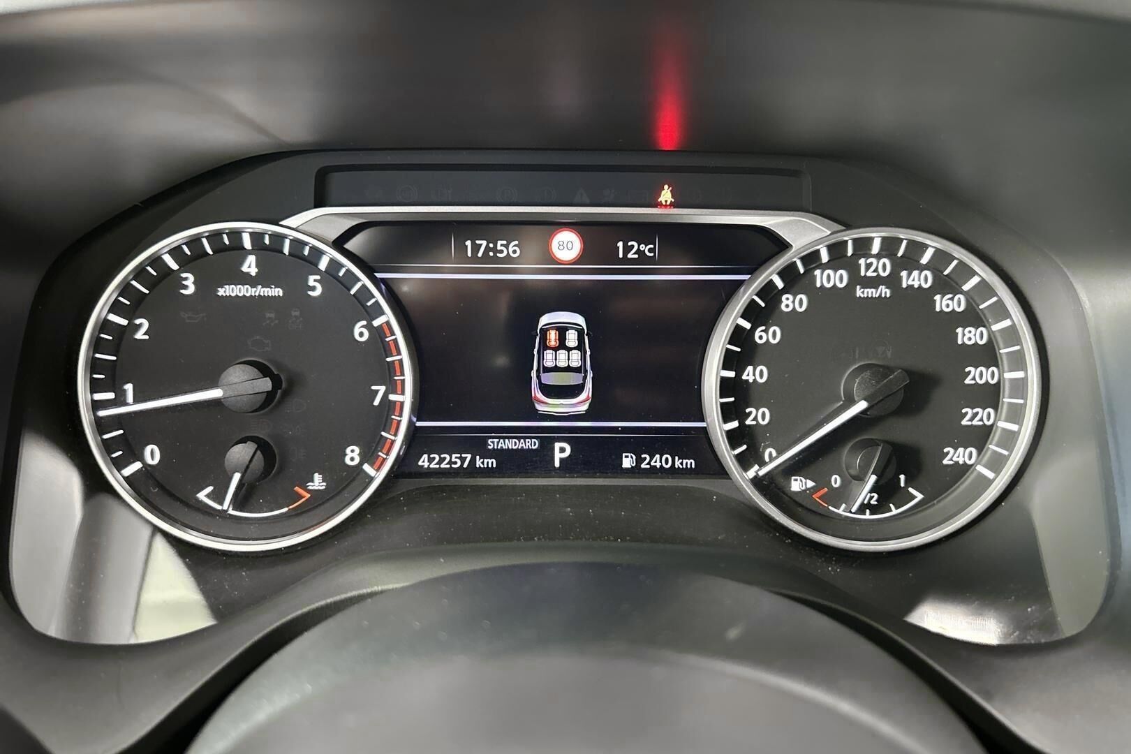 Nissan Qashqai iso kuva 14