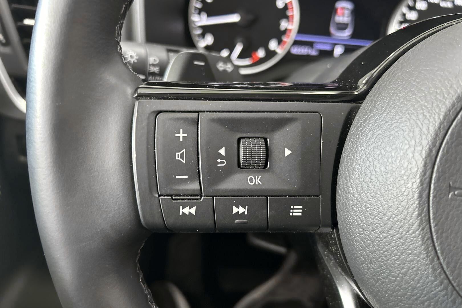 Nissan Qashqai iso kuva 23