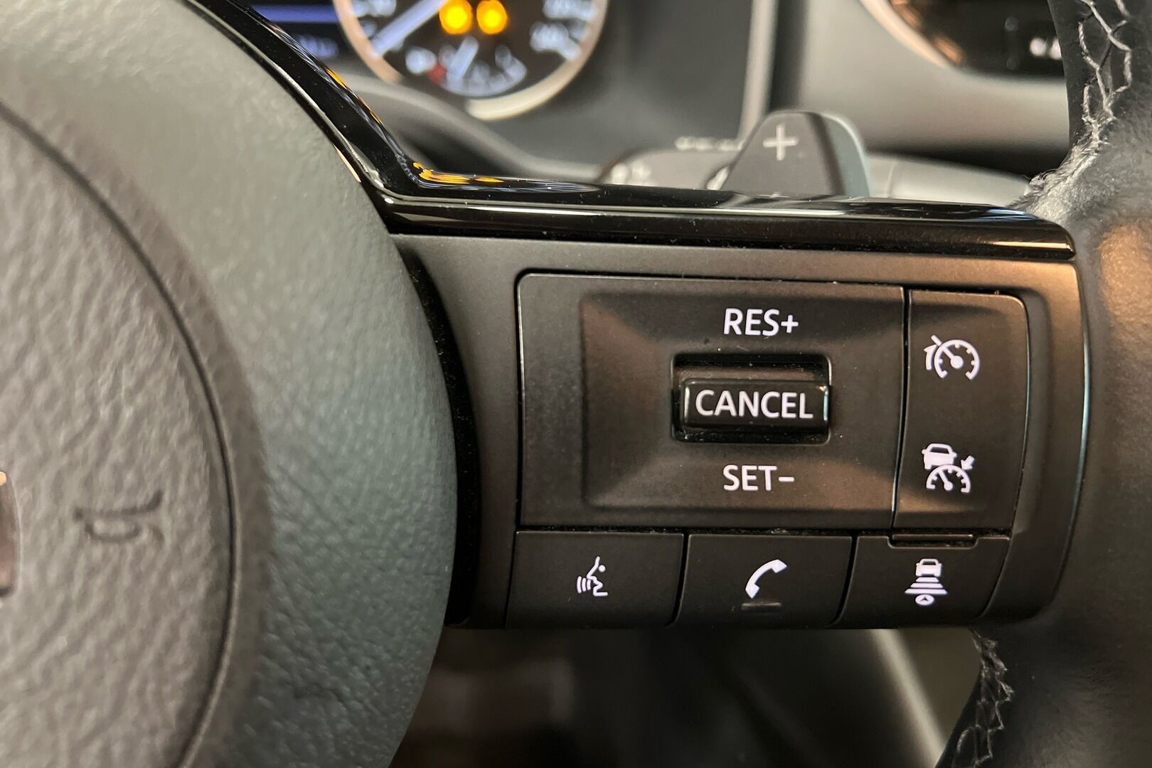 Nissan Qashqai iso kuva 10