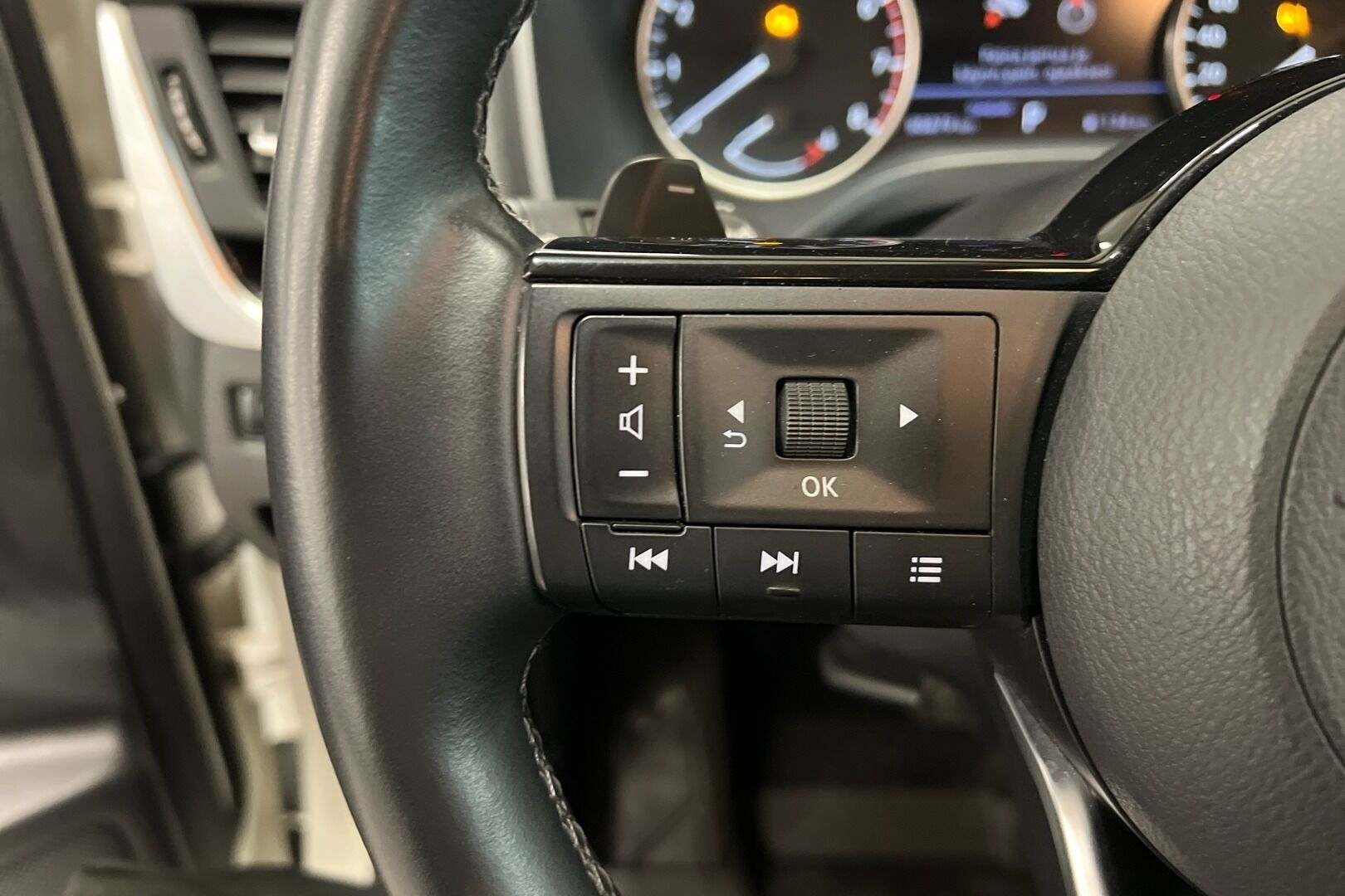 Nissan Qashqai iso kuva 16