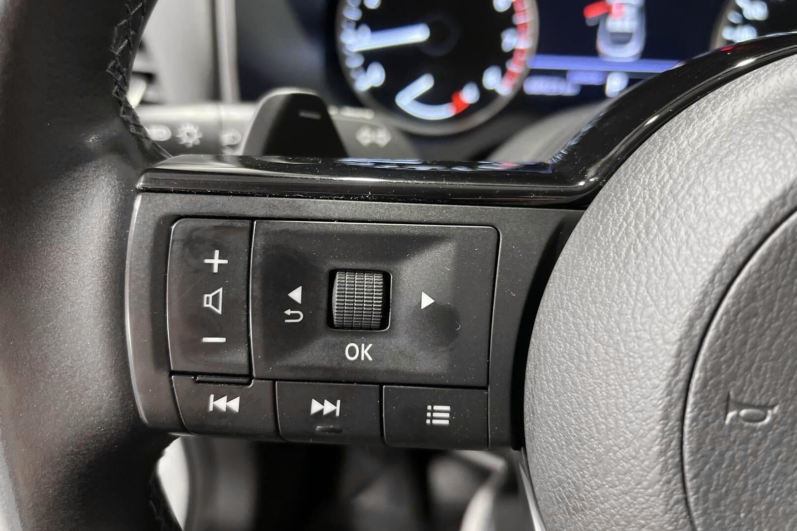 Nissan Qashqai iso kuva 12