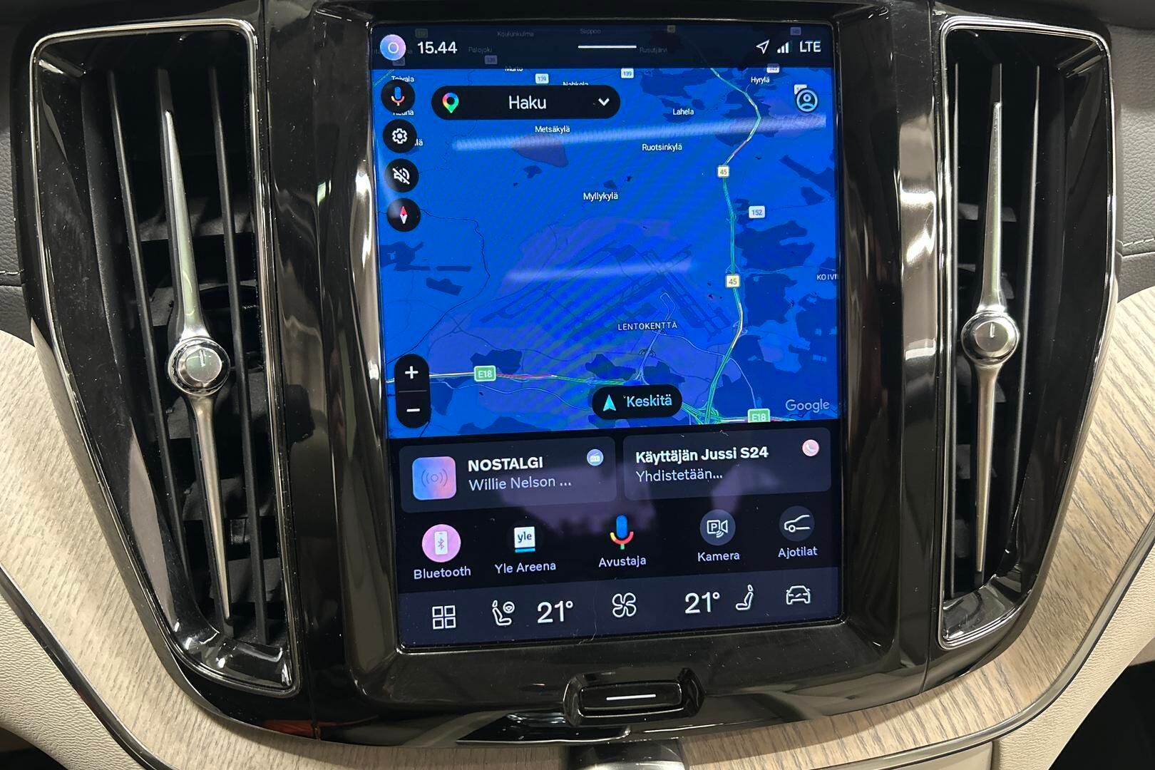 Volvo XC60 iso kuva 10