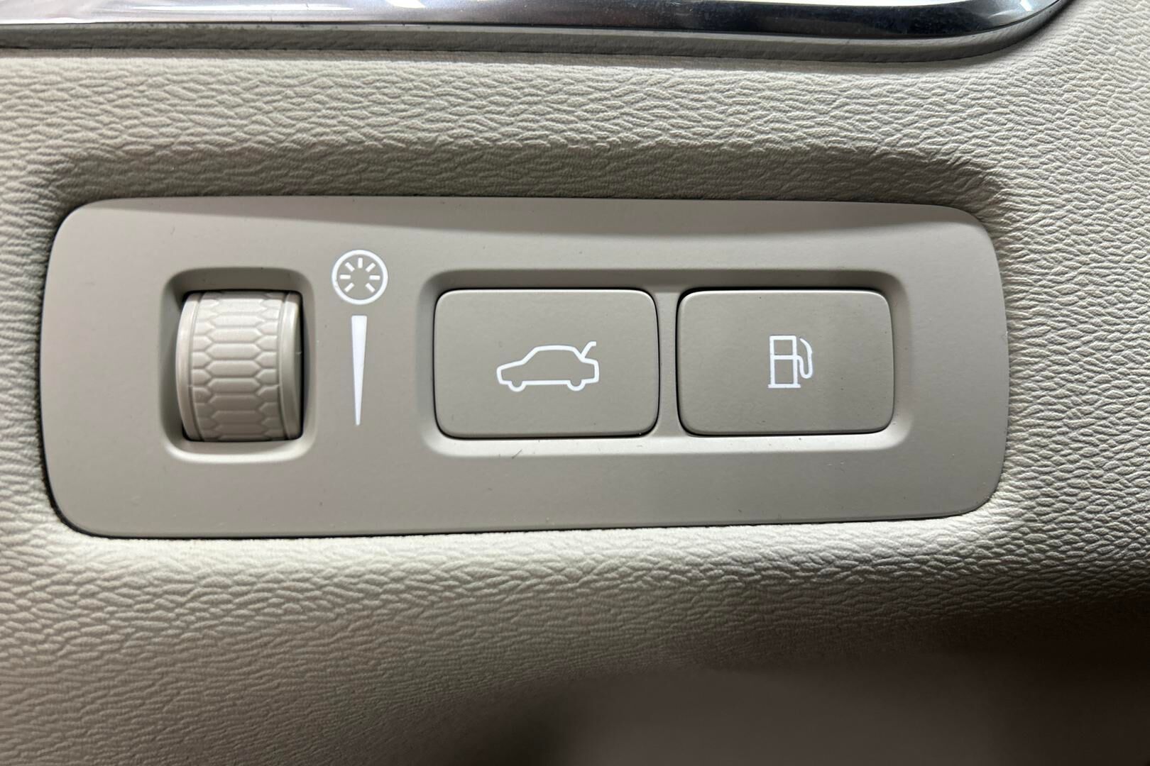 Volvo XC60 iso kuva 13