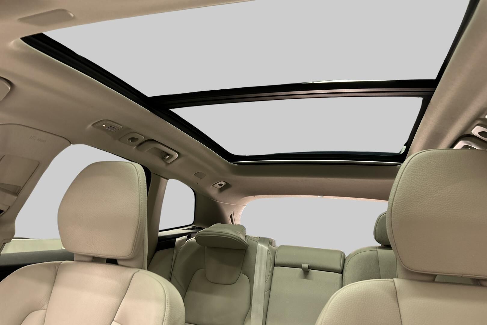 Volvo XC60 iso kuva 24