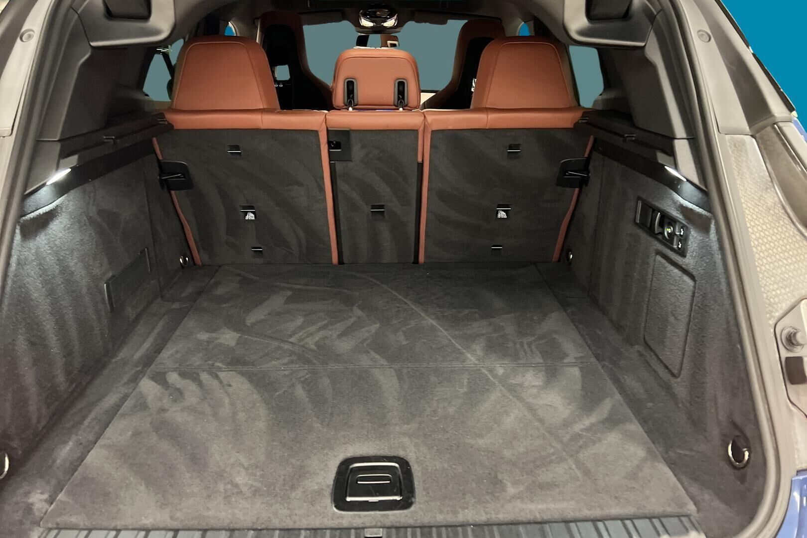 BMW iX iso kuva 11