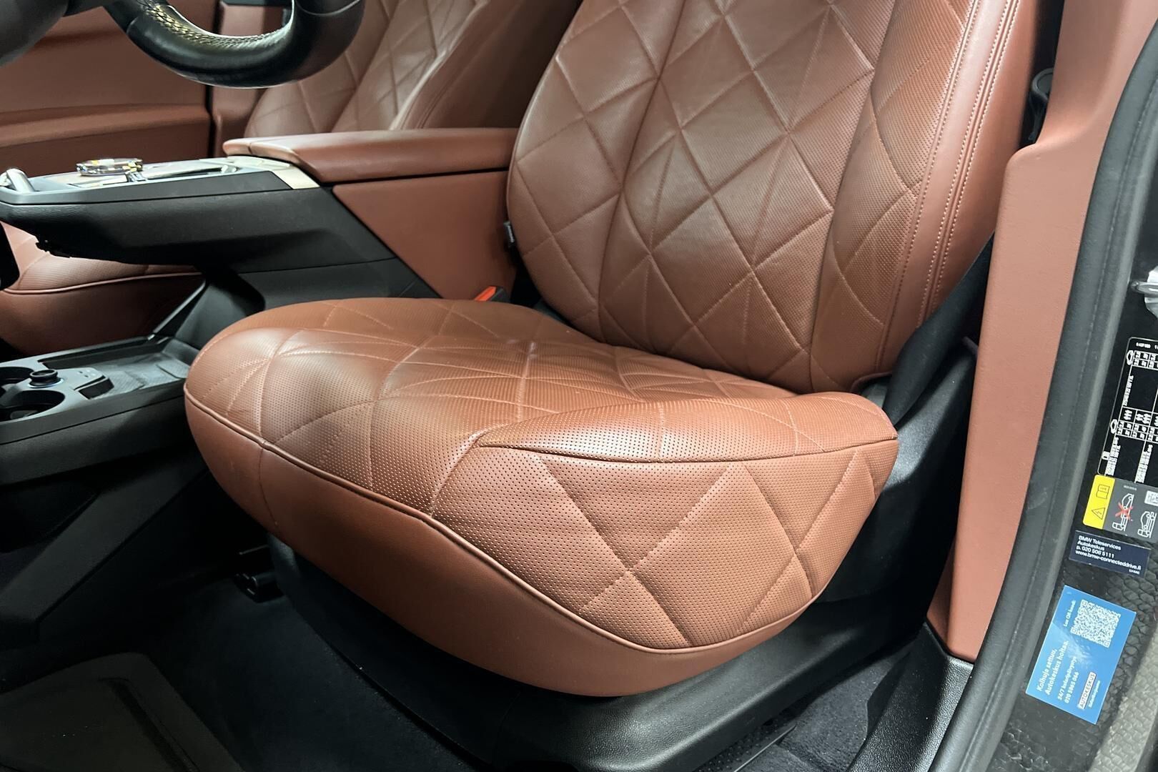 BMW iX iso kuva 21