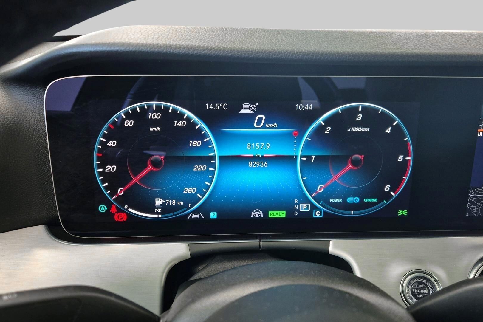 Mercedes-Benz E iso kuva 14