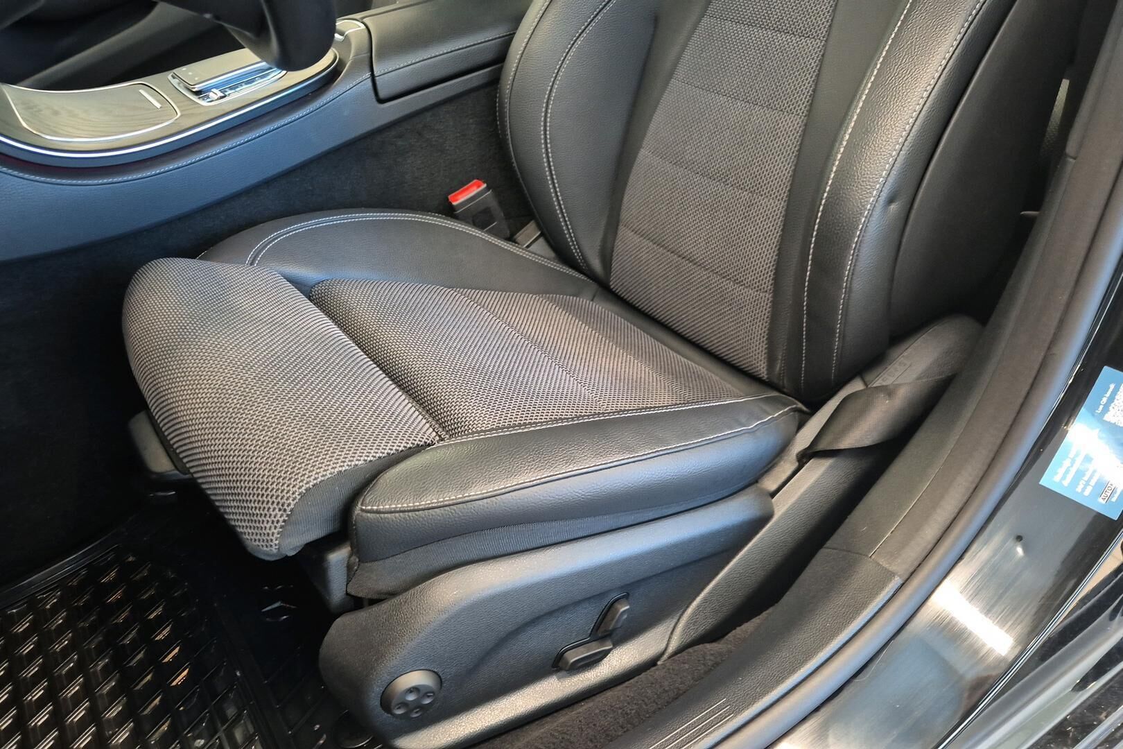 Mercedes-Benz E iso kuva 22
