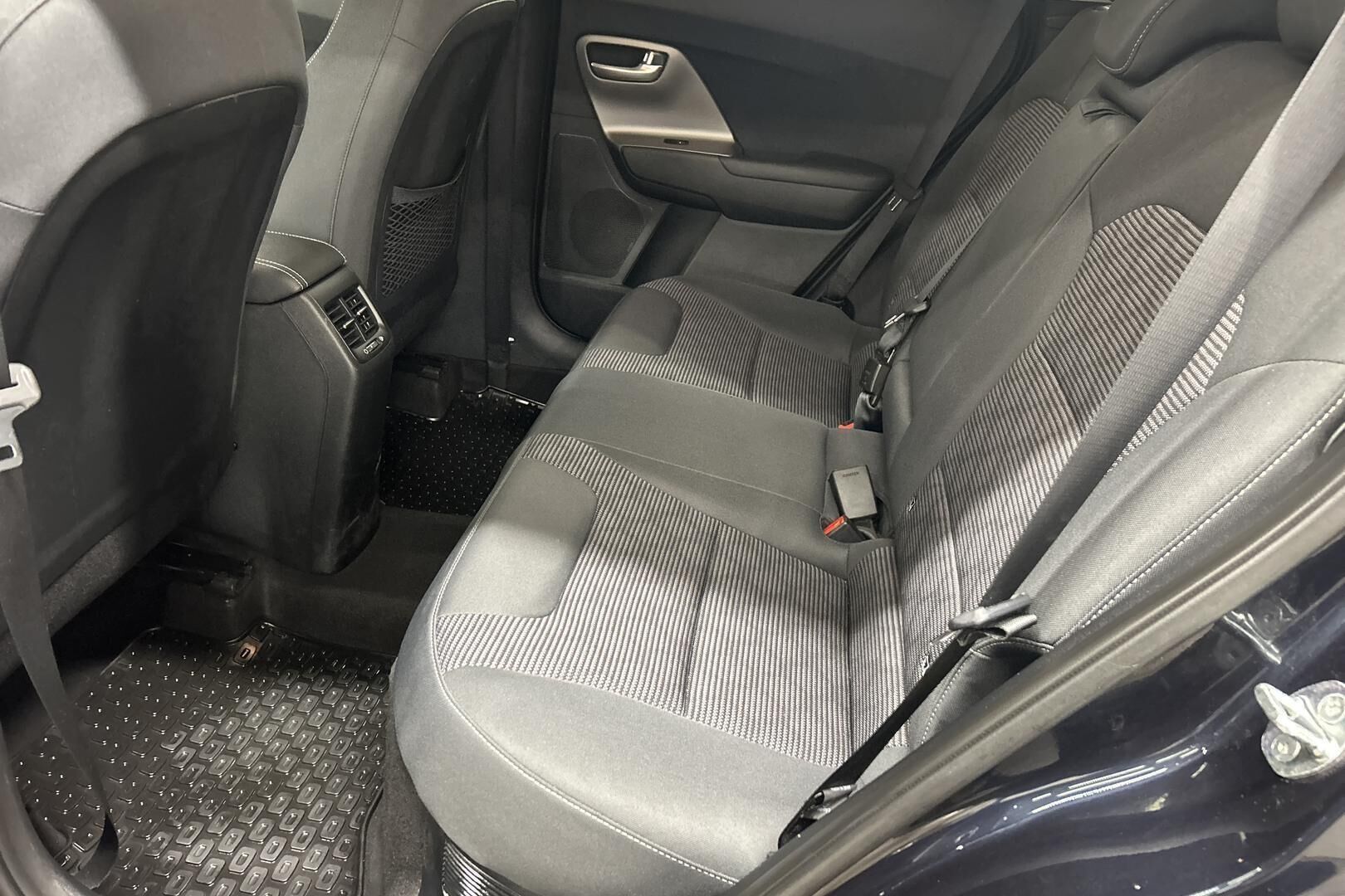 Kia Niro iso kuva 10