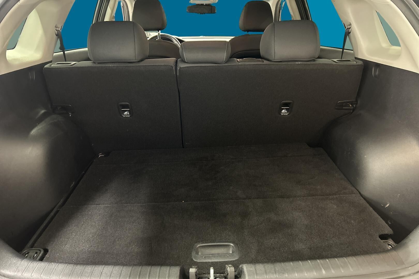 Kia Niro iso kuva 12