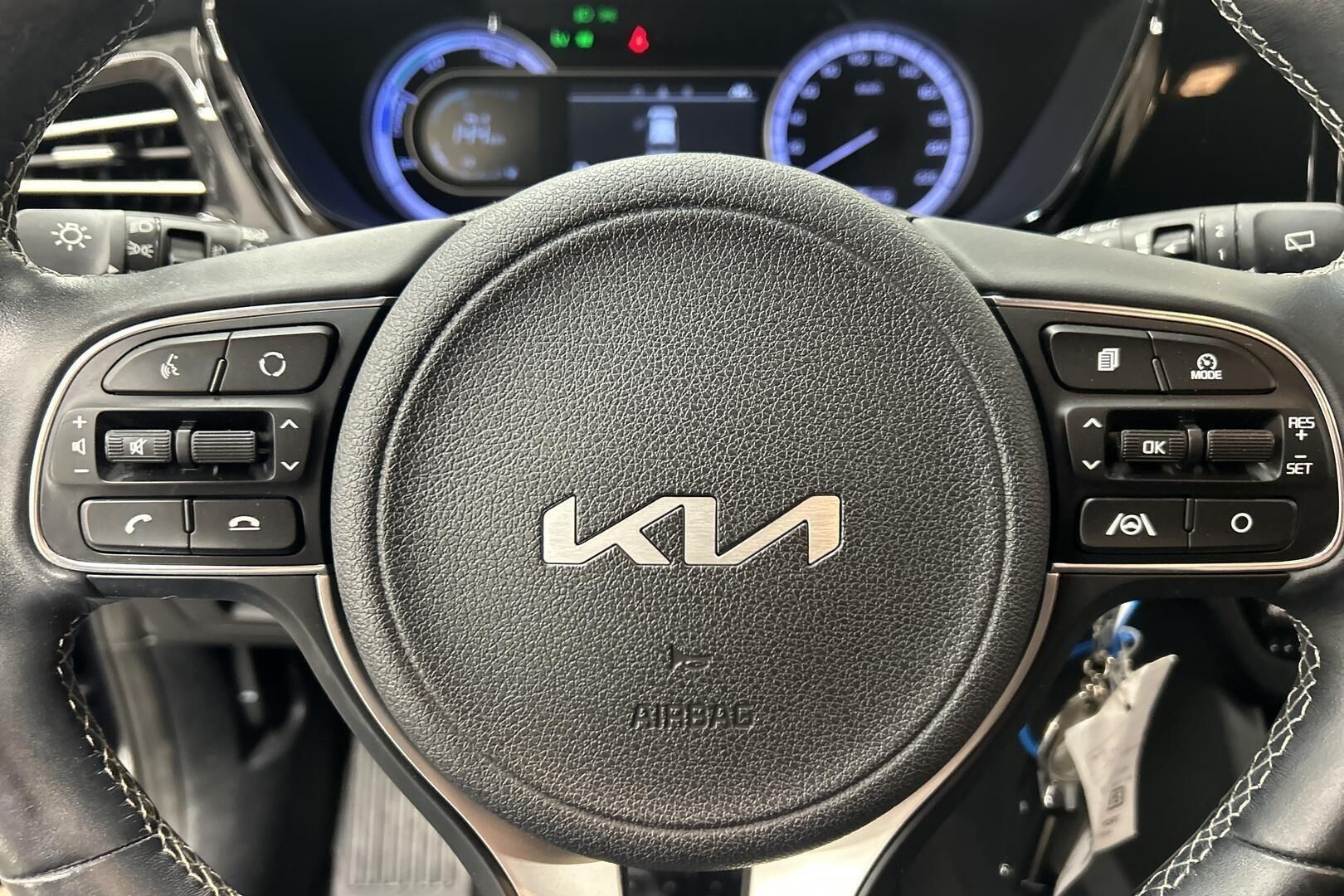 Kia Niro iso kuva 18