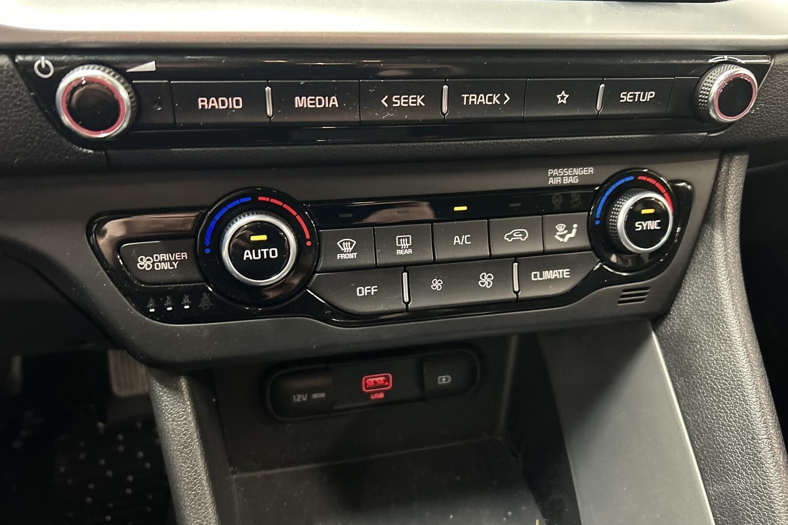 Kia Niro iso kuva 21