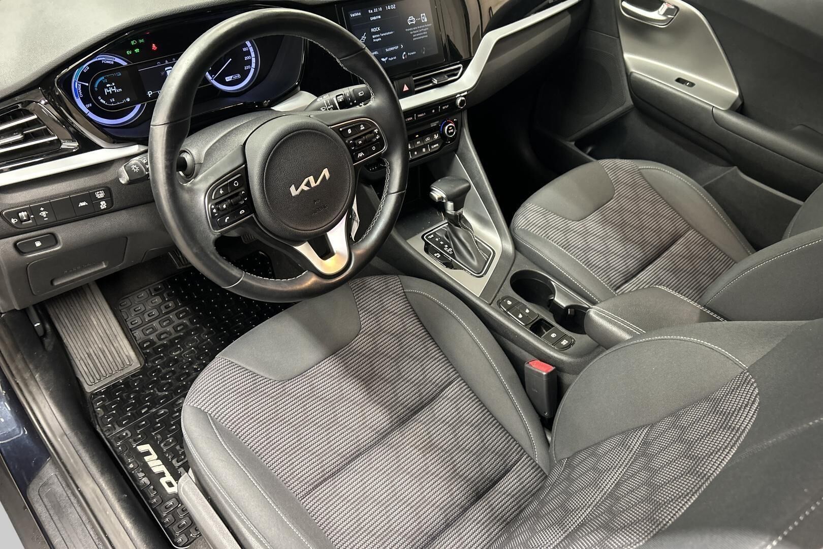 Kia Niro iso kuva 9