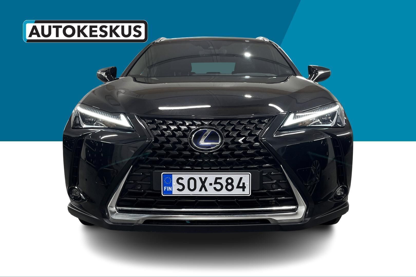 Lexus UX iso kuva 2