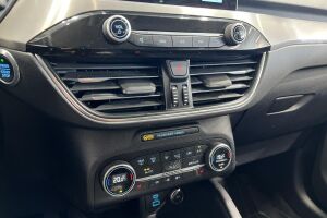 Ford Kuga esikatselu 17