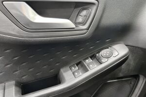 Ford Kuga esikatselu 24