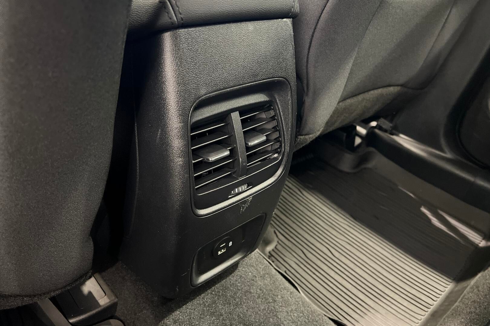 Ford Kuga iso kuva 25