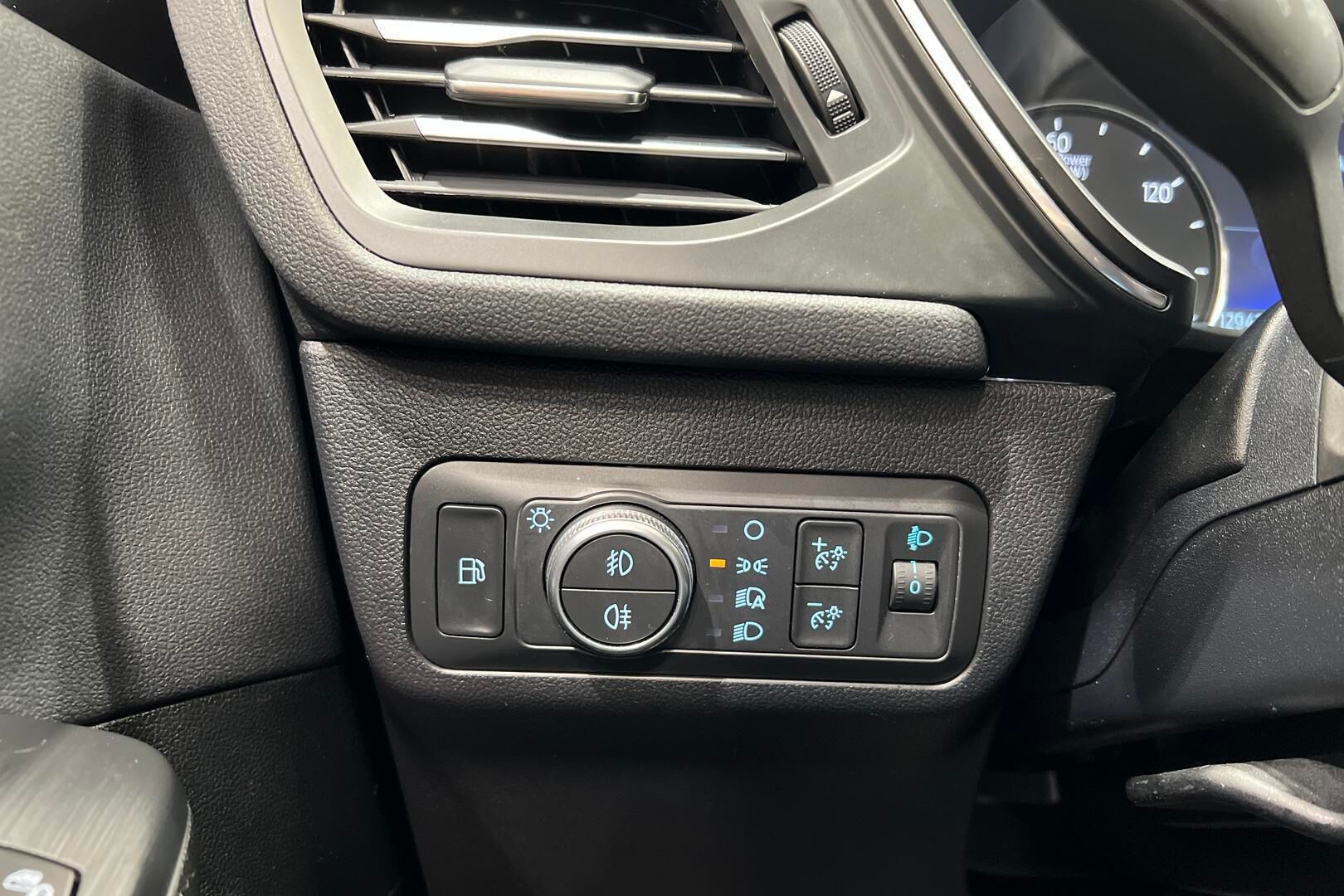 Ford Kuga iso kuva 25